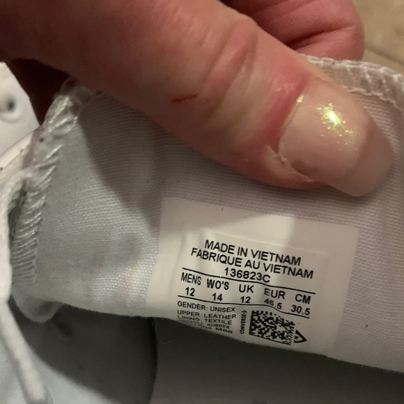 Converse Men's All-White Sneakers - Picture 6 of 6